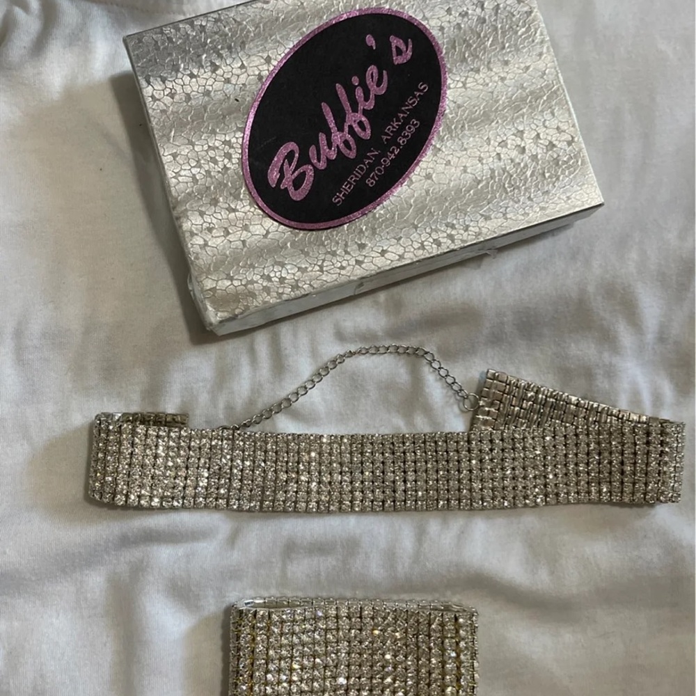 Choker and bracelet